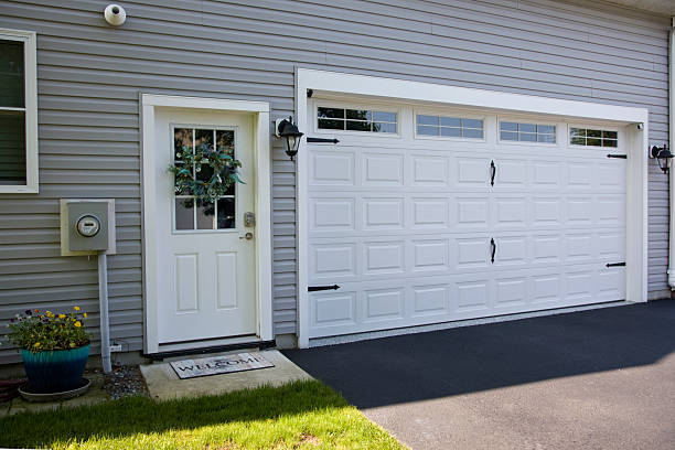 24/7 Emergency Garage Door Panel Replacement experts in Zion, PA